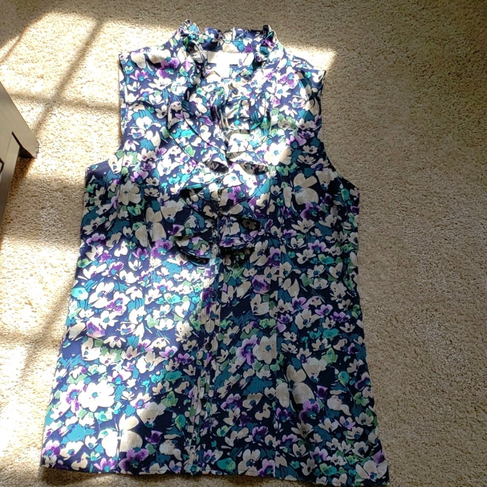 LOFT Size M Floral Top